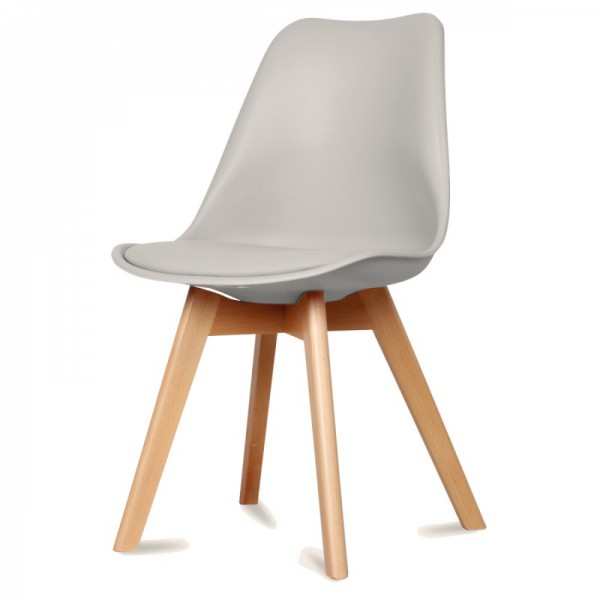 Chaise scandinave café au lait