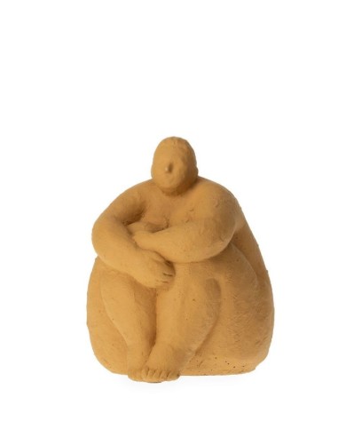STATUE-SUMETTE-ASSISE-GINGEMBRE-PM