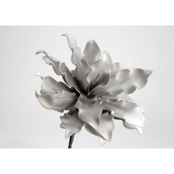 Fleurs gris clair